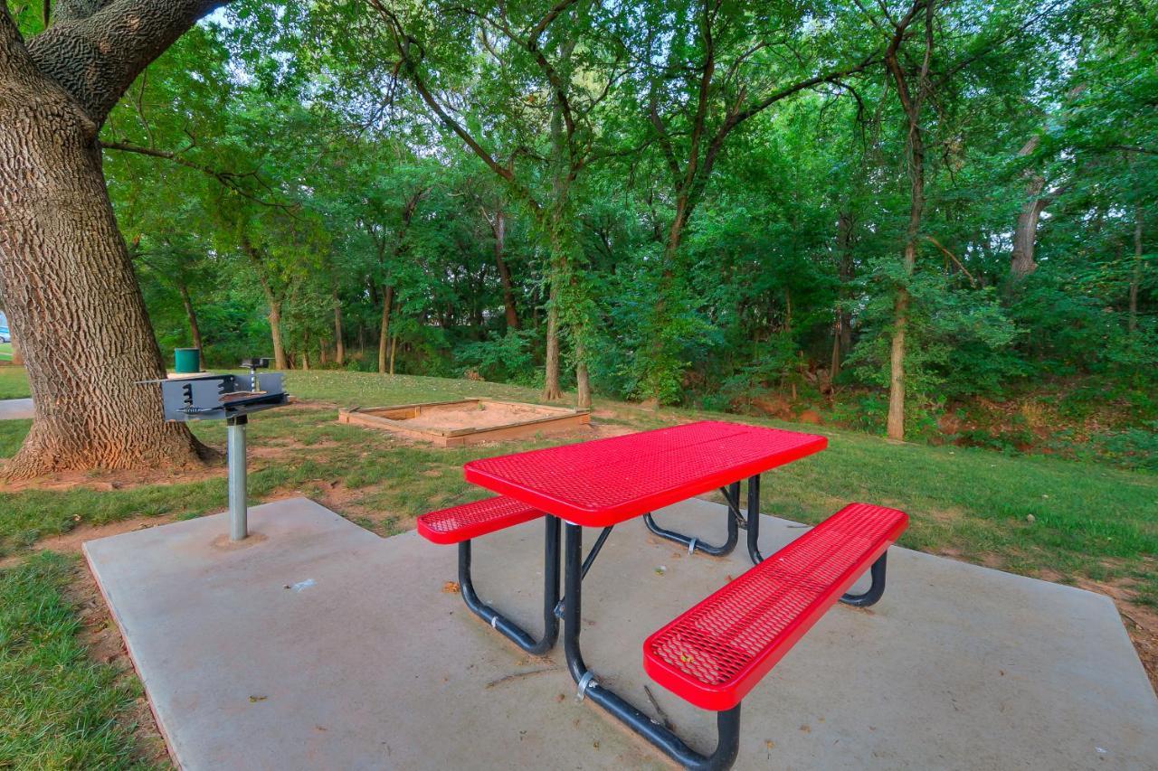 Ou Sooner, Pool & Gym, Bbq, Netflix, 100Mb Internet, Lg Washer & Dryer, Close To Ou! Norman Exteriér fotografie